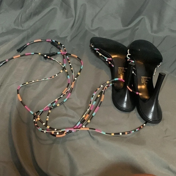 "Size 9 Colin Stuart Lace-Up Leather Strap Sandals: Black Multi-Color - Trendy - Picture 12 of 12